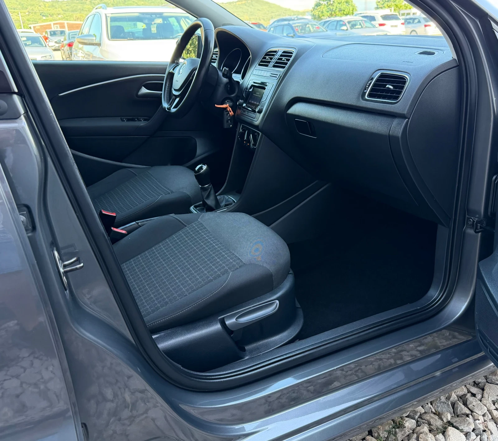 VW Polo 1.0MPi 60�� * Euro6* * Face-Lift* �������� | Mobile.bg � ����������� 12