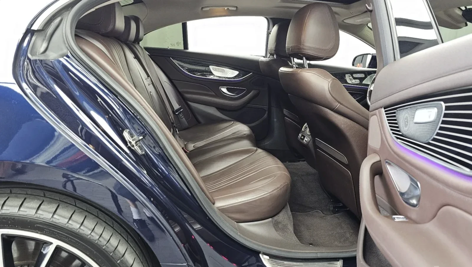 Mercedes-Benz CLS 450 63 AMG STYLE / BURMESTER / HUD / ПАНОРАМА / FULL, снимка 16 - Автомобили и джипове - 55434260