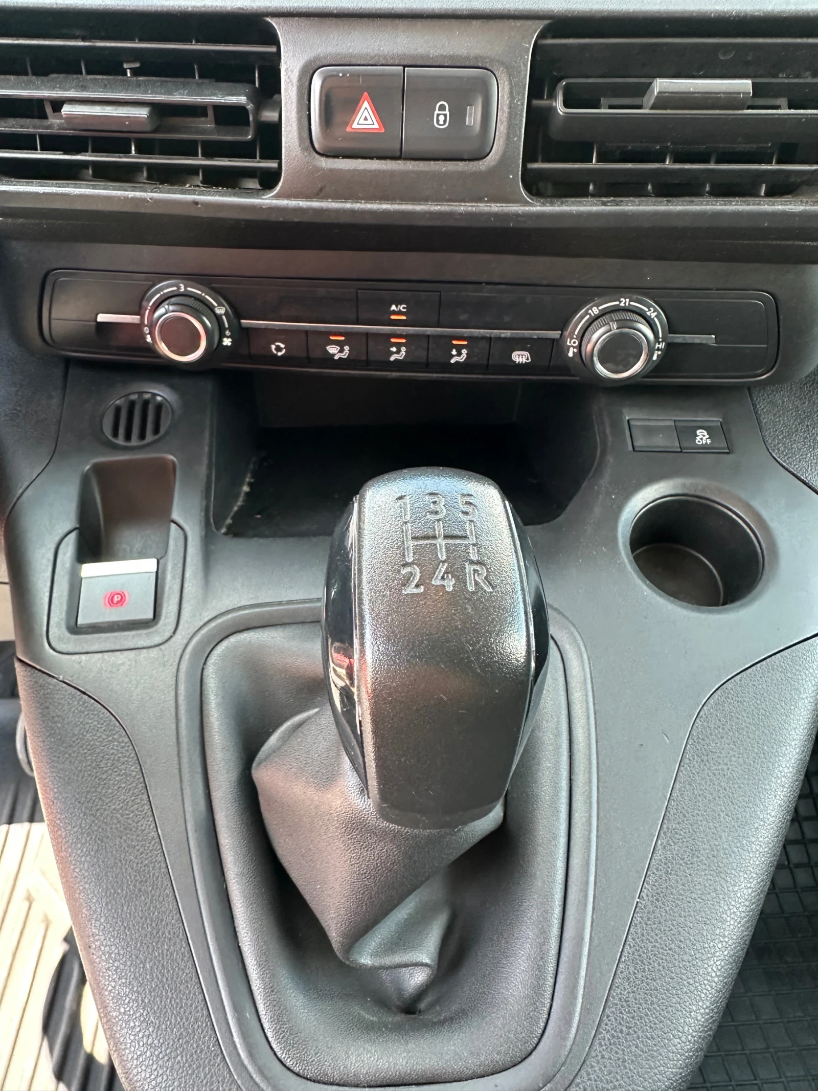 Citroen Berlingo, снимка 13 - Автомобили и джипове - 55446702