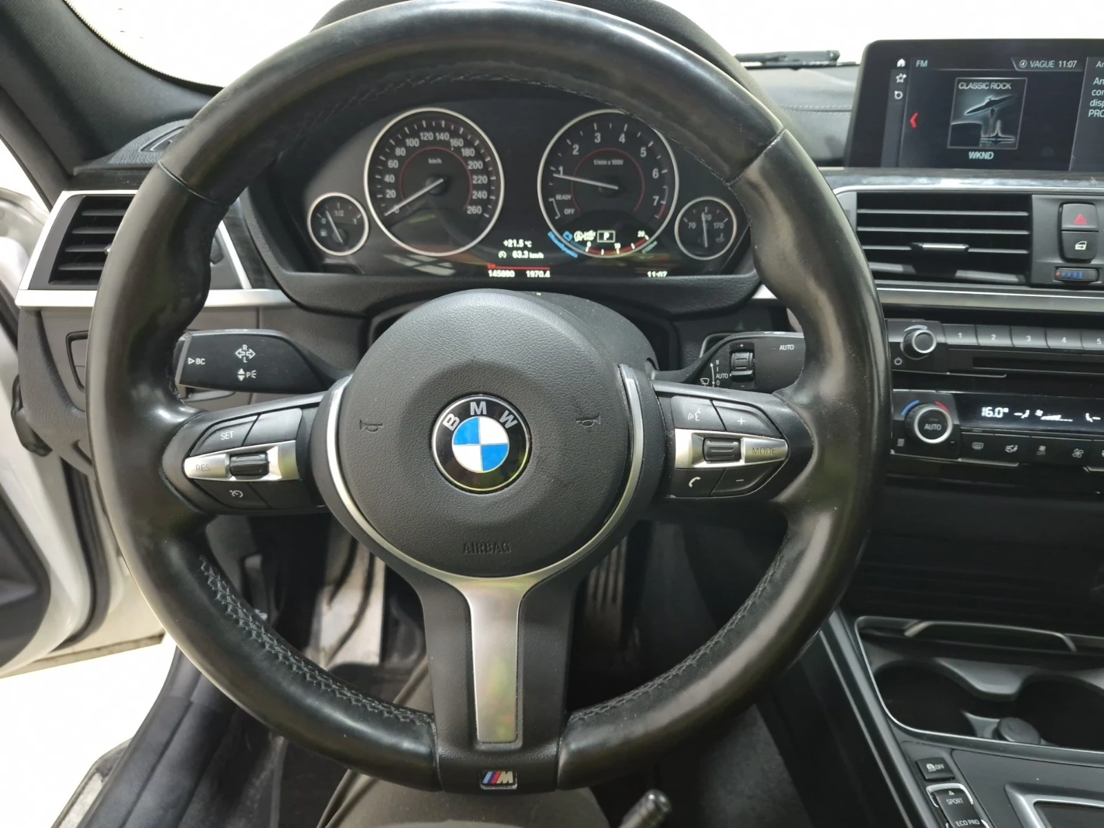 BMW 330 I * * M ПАКЕТ * * CARFAX * * АВТО КРЕДИТ * * , снимка 7 - Автомобили и джипове - 55466317