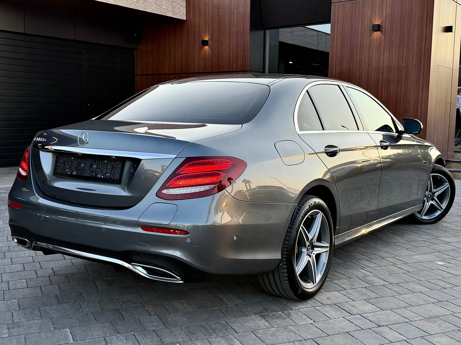 Mercedes-Benz E 300 de AMG #DISTR#Cam360#PODGREV#BlindSpot#MEMORY#, снимка 2 - Автомобили и джипове - 55639965