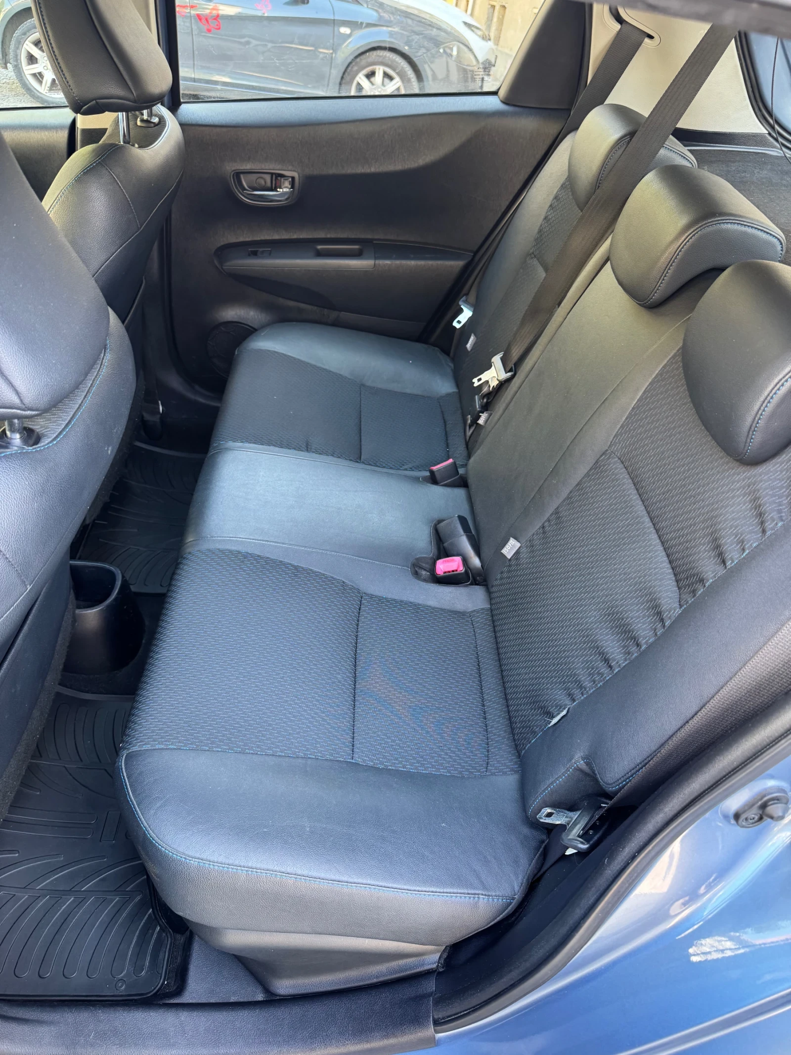 Toyota Yaris 1.5 Hybrid Екстри, снимка 11 - Автомобили и джипове - 55753479