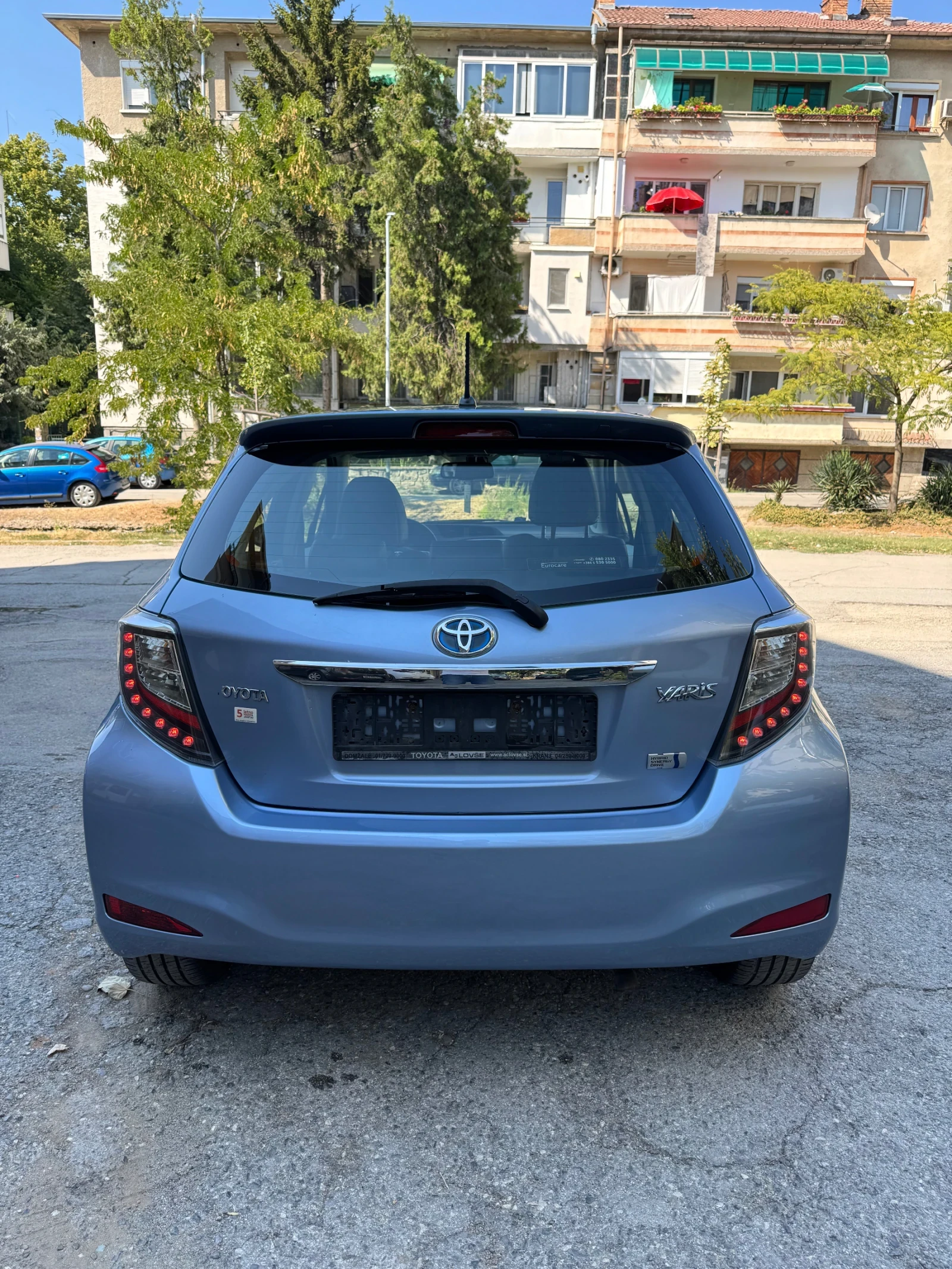 Toyota Yaris 1.5 Hybrid Екстри, снимка 4 - Автомобили и джипове - 55753479
