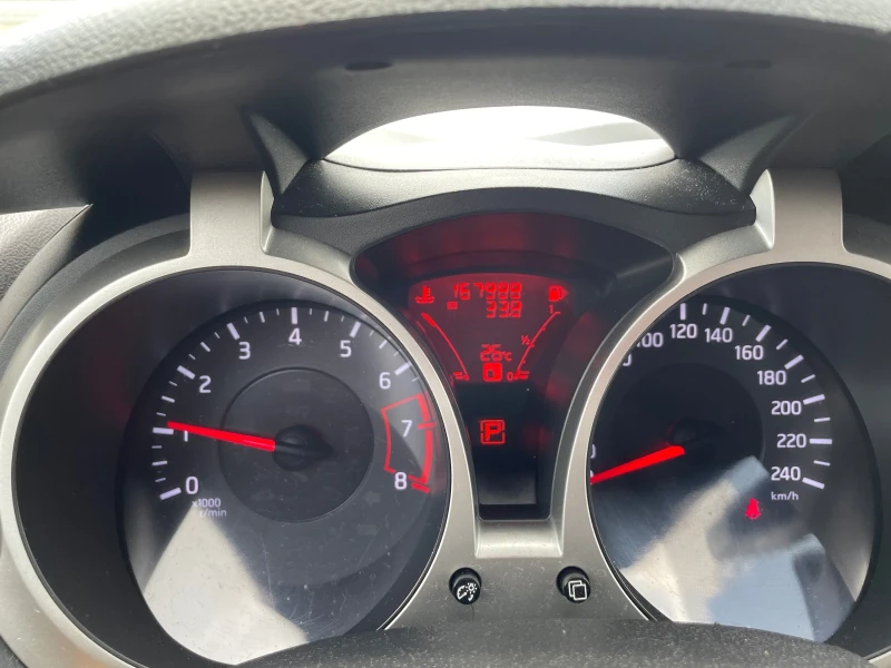 Nissan Juke 1.6i AUTOMAT, снимка 14 - Автомобили и джипове - 52594265