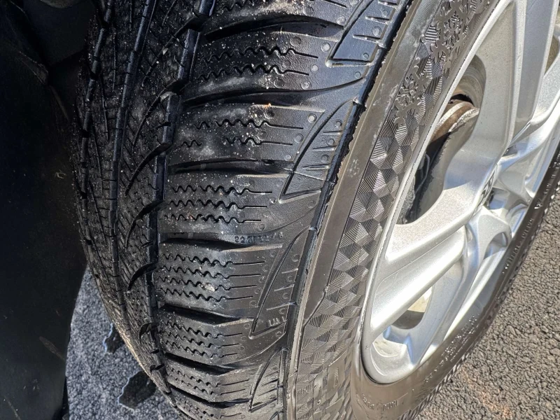 Dacia Duster, снимка 15 - Автомобили и джипове - 53210375