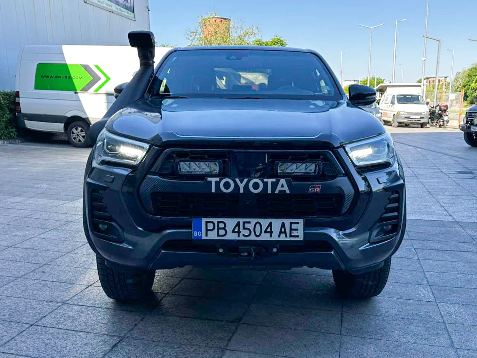 Toyota Hilux GR SPORT - изображение 2