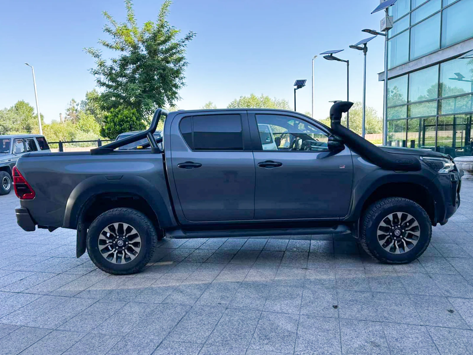 Toyota Hilux GR SPORT - изображение 8
