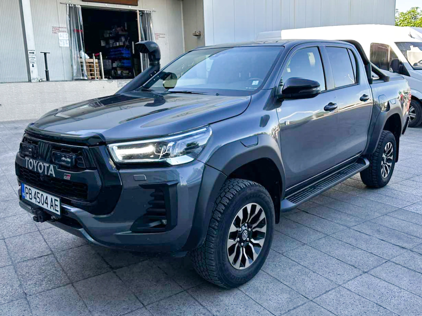 Toyota Hilux GR SPORT - изображение 3