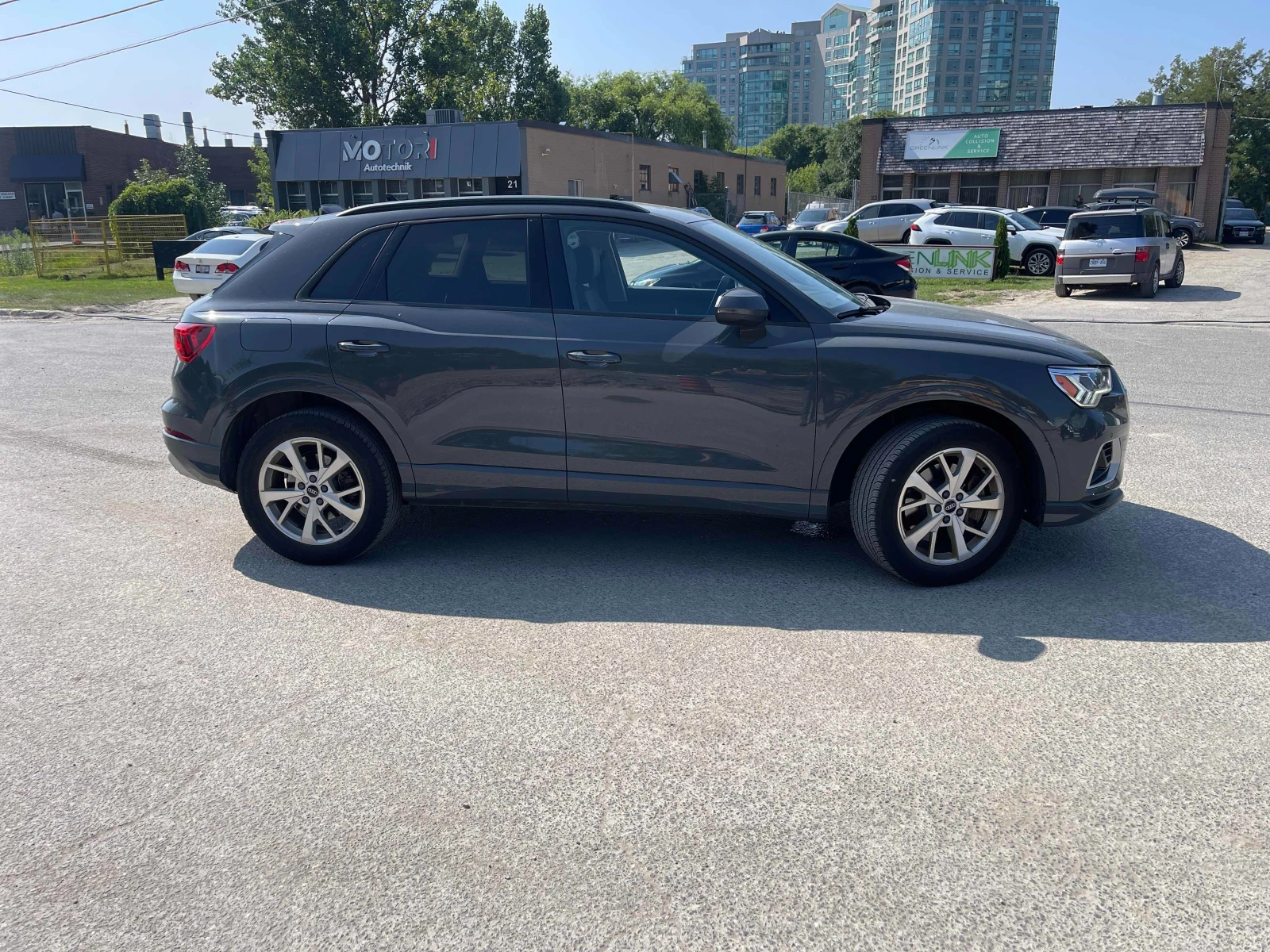 Audi Q3 Komfort* CARFAX*  - изображение 3
