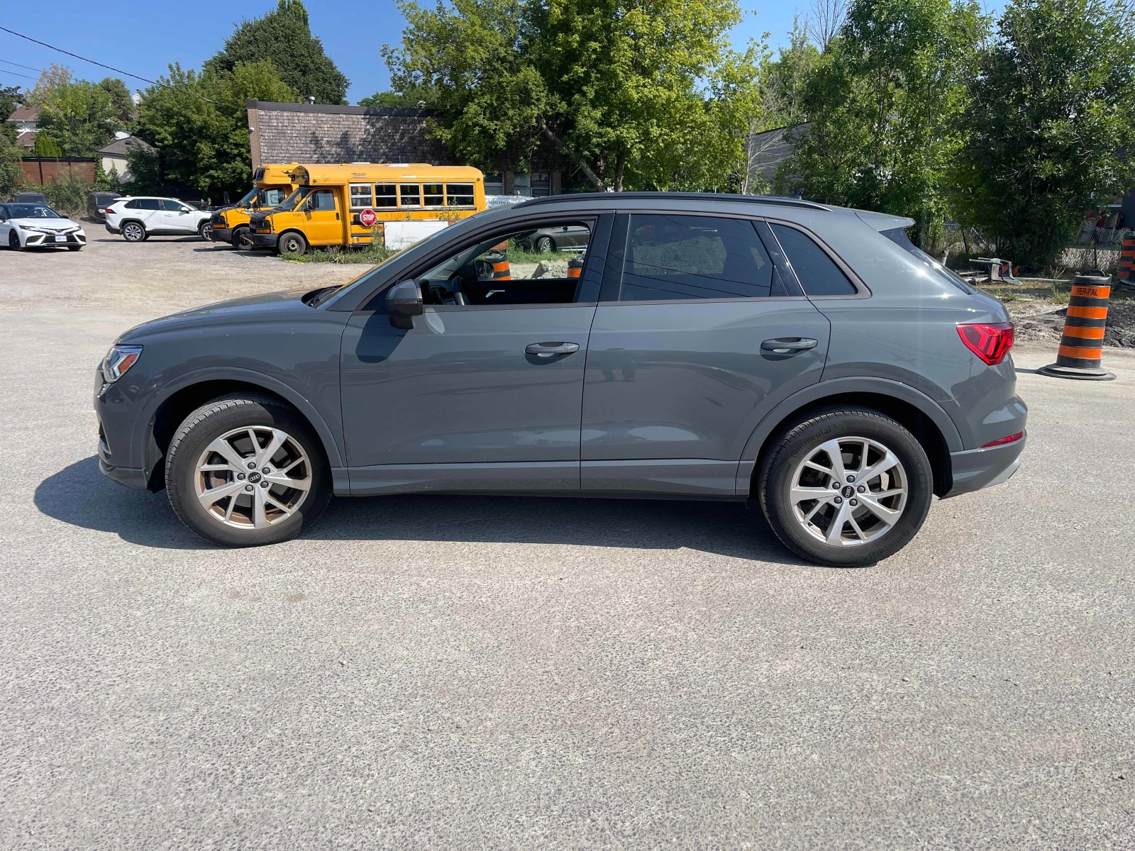 Audi Q3 Komfort* CARFAX*  - изображение 2