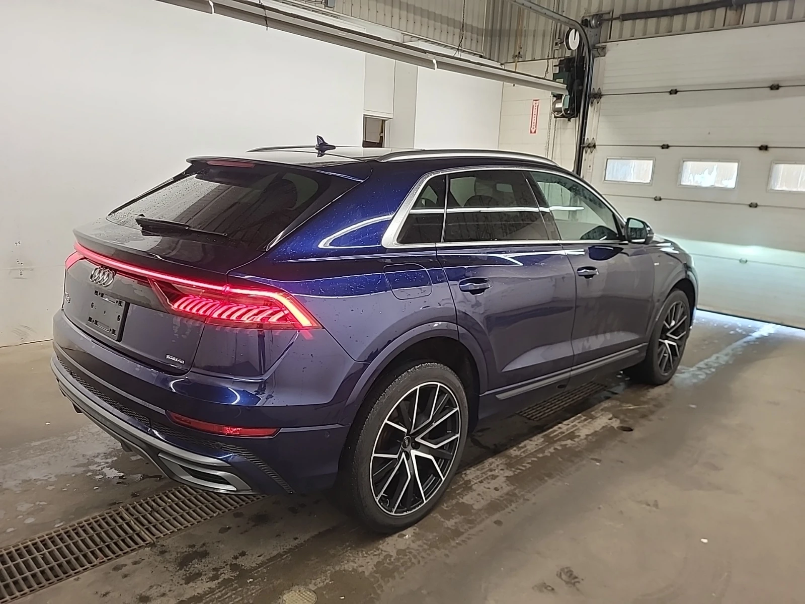 Audi Q8 * CARFAX *    | Mobile.bg   5
