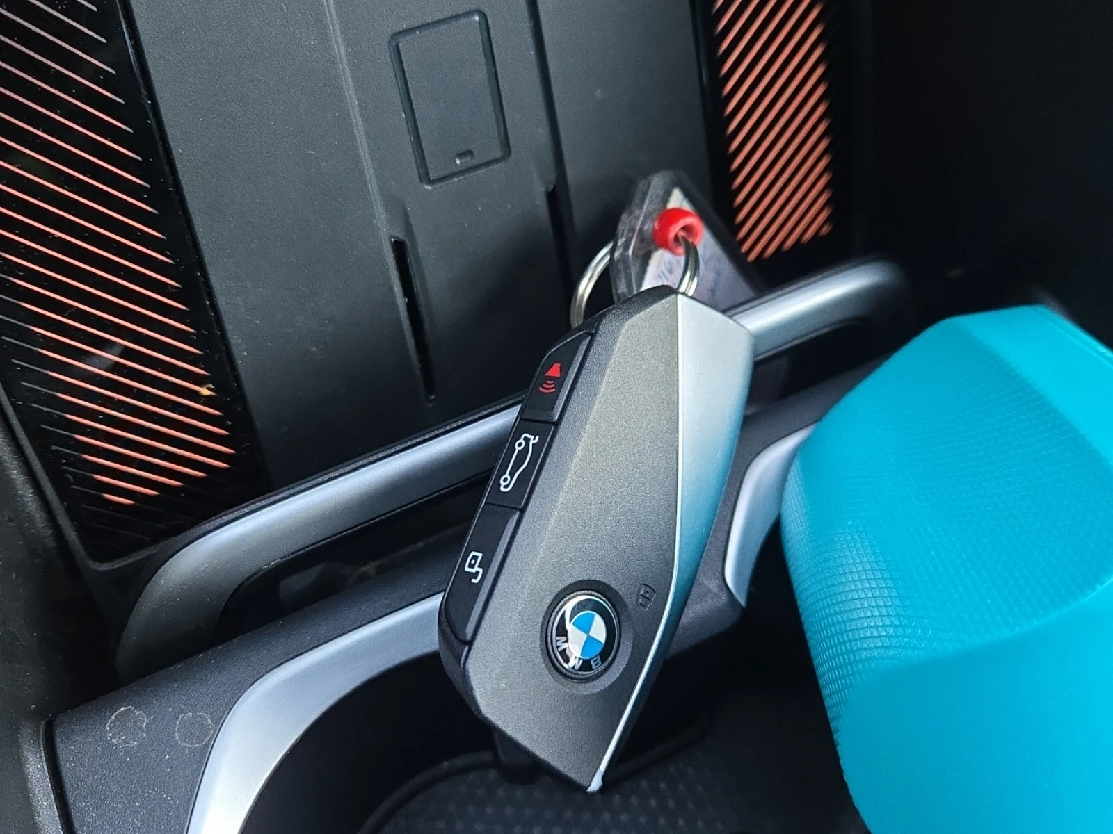 BMW X1 * * CARFAX * * АВТО КРЕДИТ * * , снимка 11 - Автомобили и джипове - 53759179