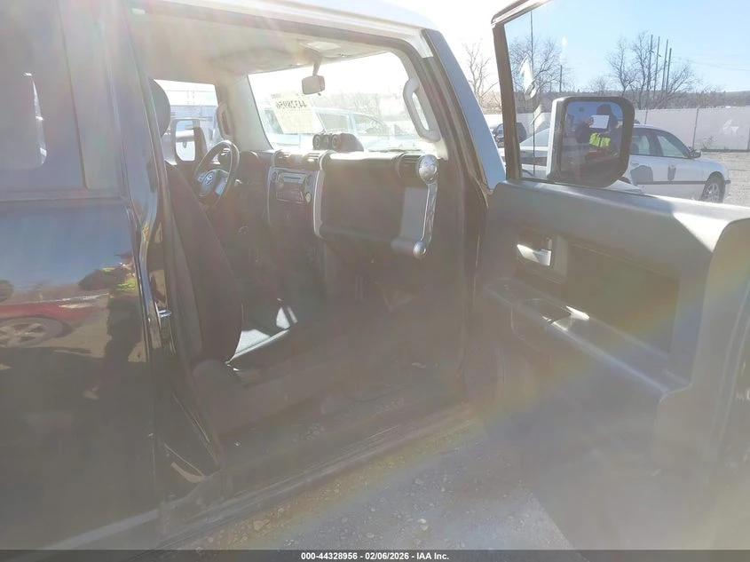 Toyota Fj cruiser, снимка 5 - Автомобили и джипове - 53941311