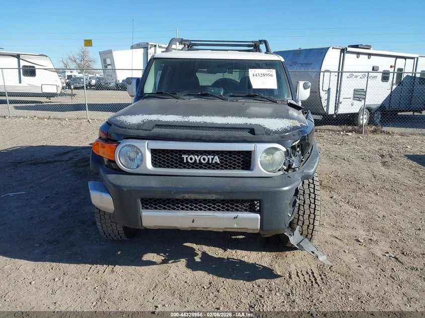 Toyota Fj cruiser, снимка 12 - Автомобили и джипове - 53941311
