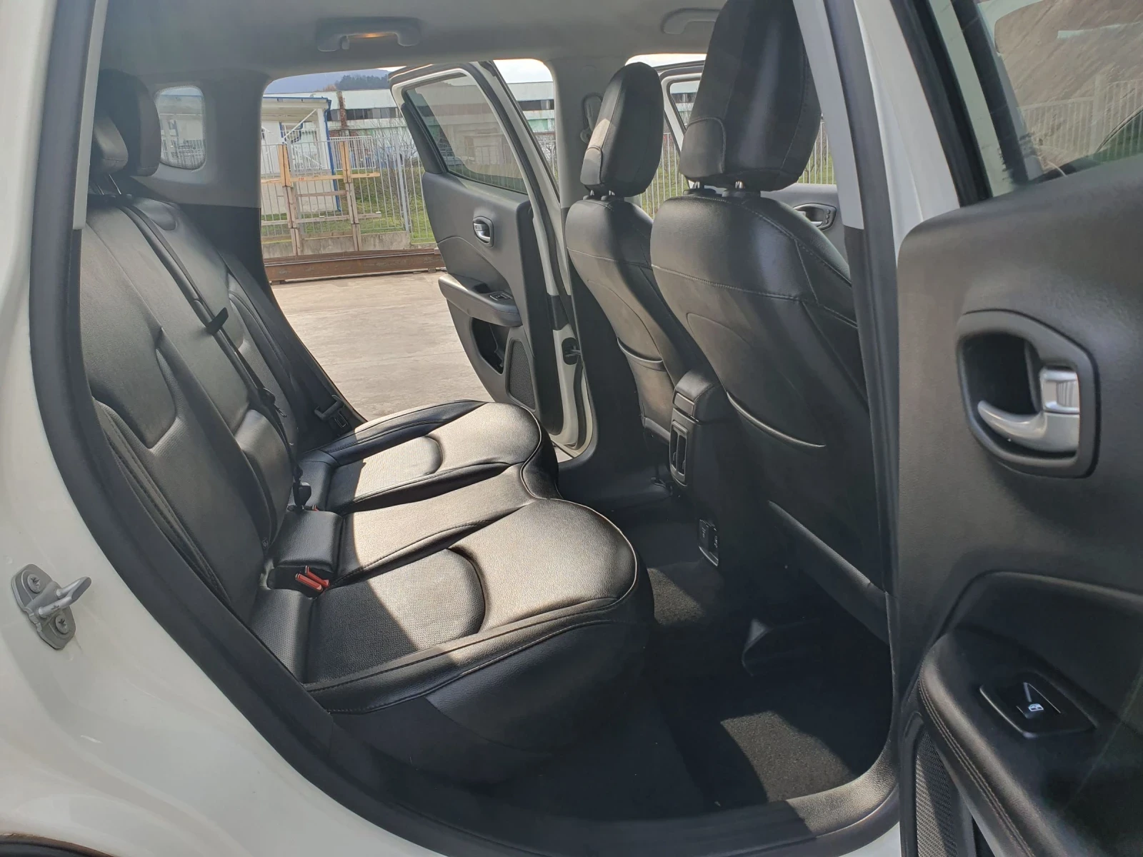 Jeep Compass, снимка 15 - Автомобили и джипове - 53995529