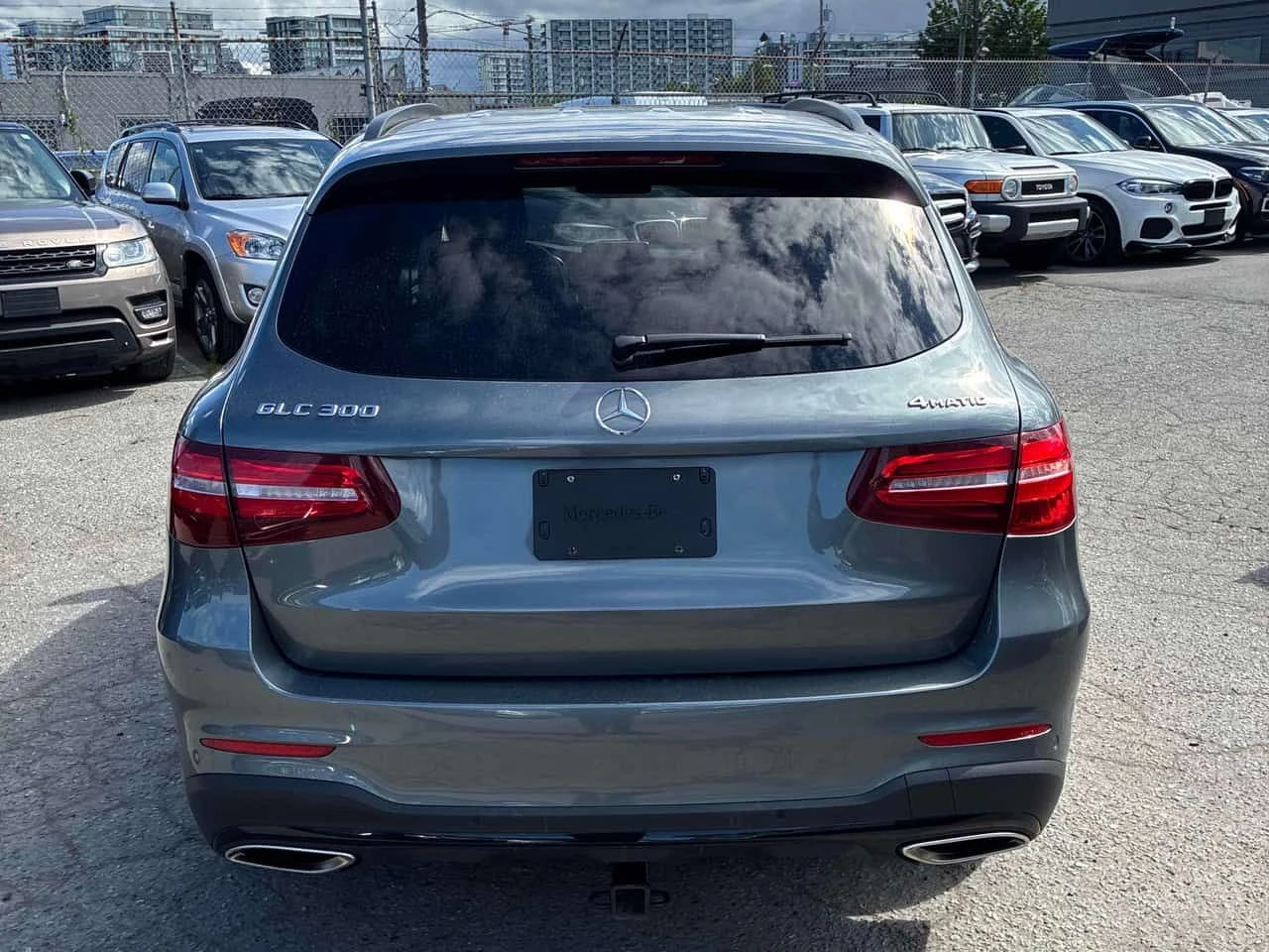 Mercedes-Benz GLC 300 ПОДГРЕВИ * ПАНО * KEYLESS * CARFAX, снимка 4 - Автомобили и джипове - 54840617