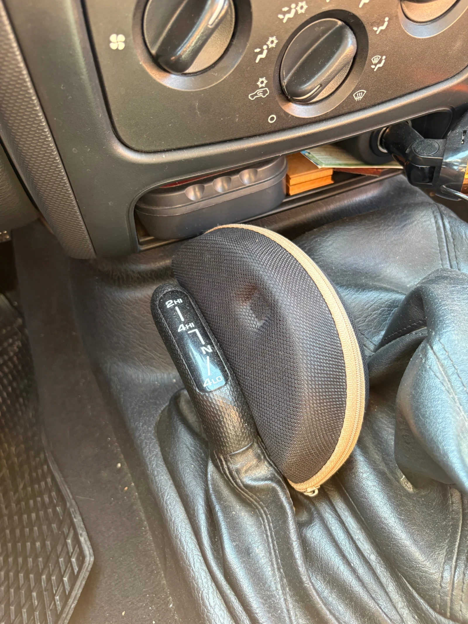 Jeep Cherokee, снимка 14 - Автомобили и джипове - 55673701