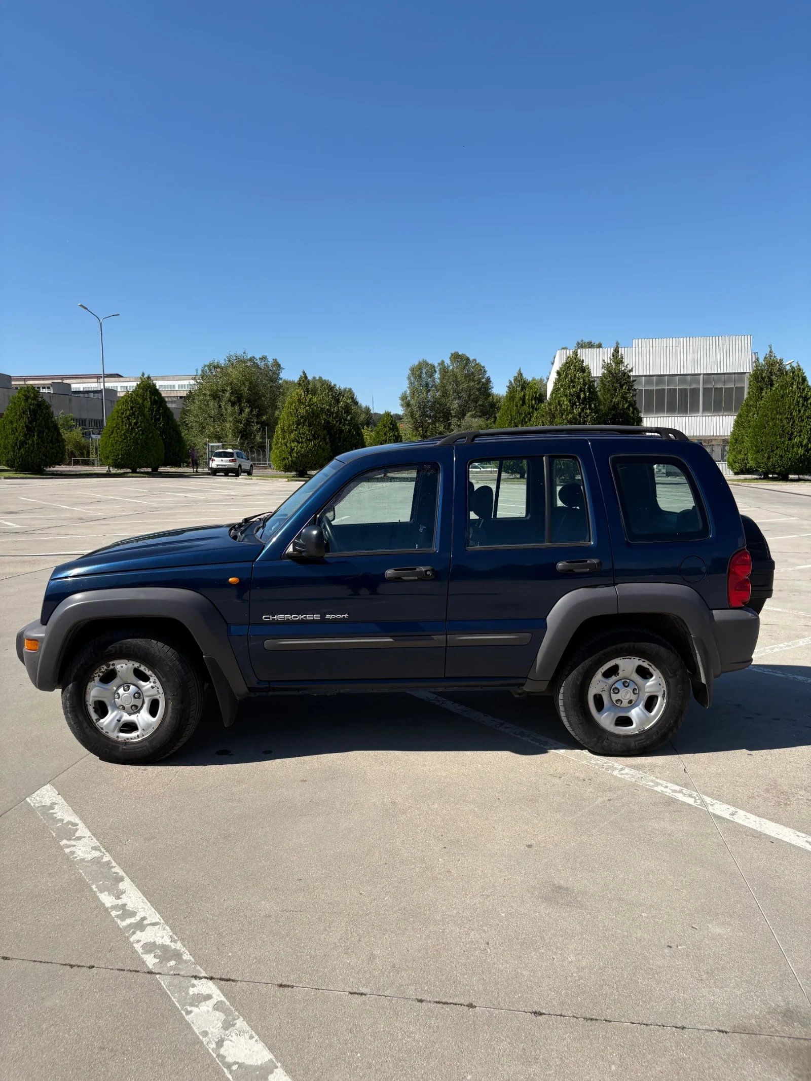 Jeep Cherokee, снимка 3 - Автомобили и джипове - 55673701