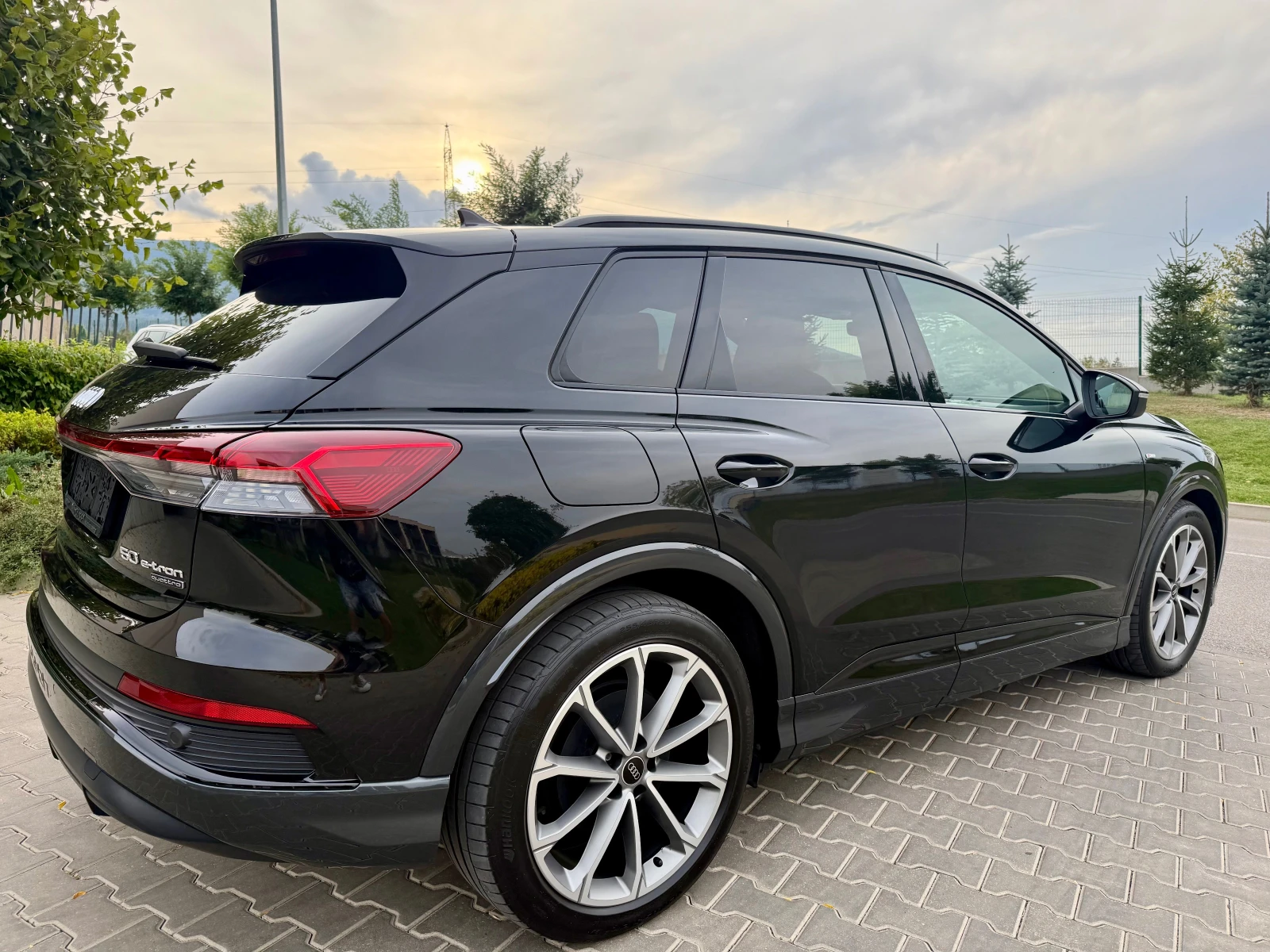 Audi Q4 50 e-tron QUATTRO S-line , снимка 4 - Автомобили и джипове - 56166835