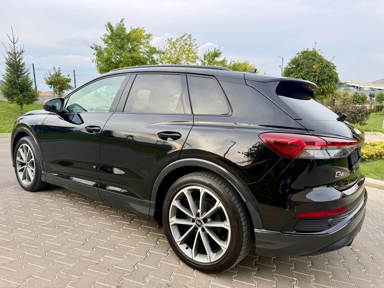 Audi Q4 50 e-tron QUATTRO S-line , снимка 6 - Автомобили и джипове - 56166835
