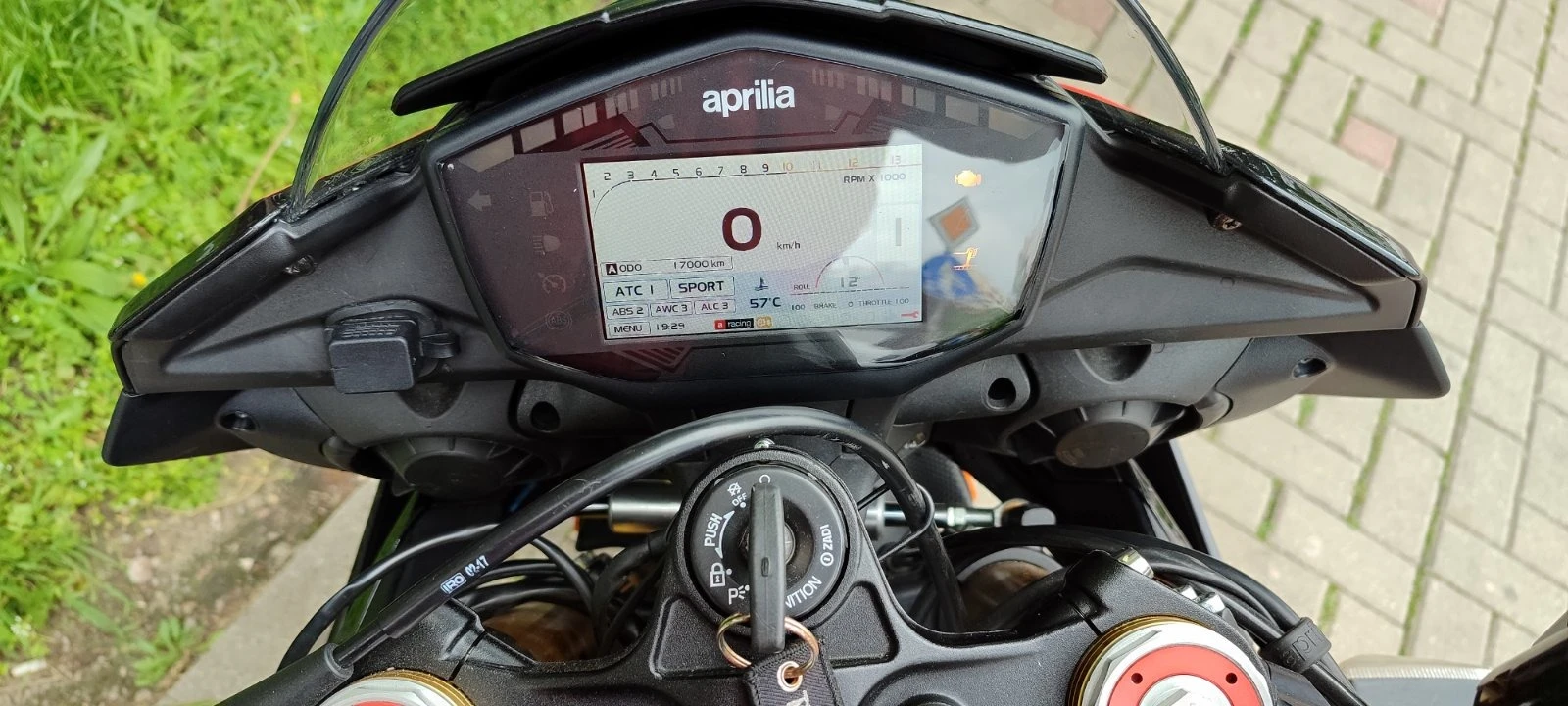 Aprilia Tuono RSV 4 - изображение 9