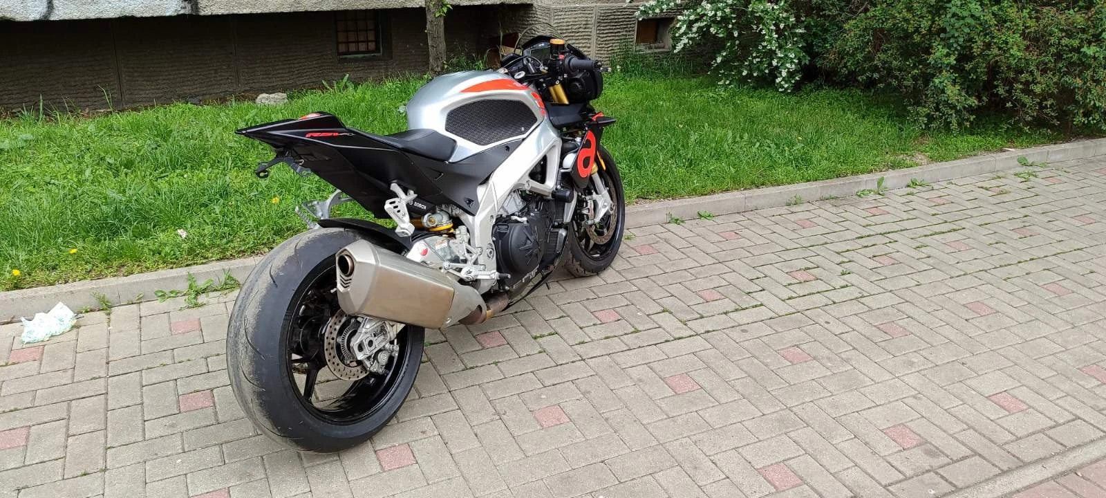 Aprilia Tuono RSV 4 - изображение 4