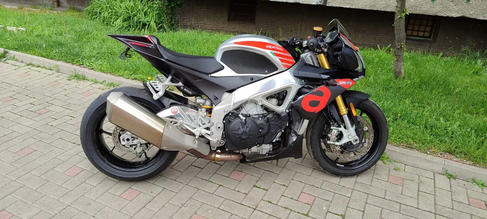 Aprilia Tuono RSV 4 - изображение 6