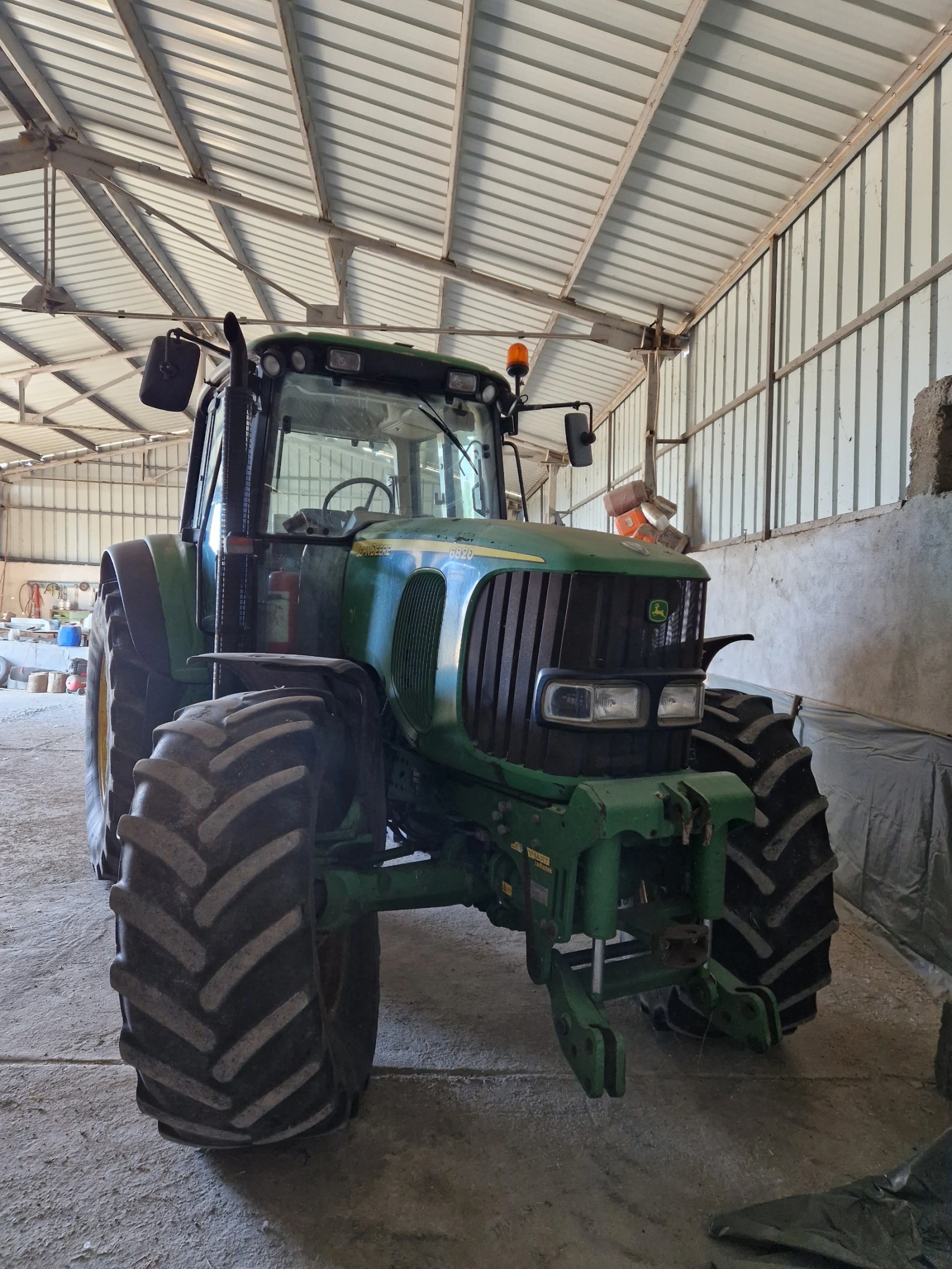 Трактор John Deere 6820, снимка 3 - Селскостопанска техника - 56202291