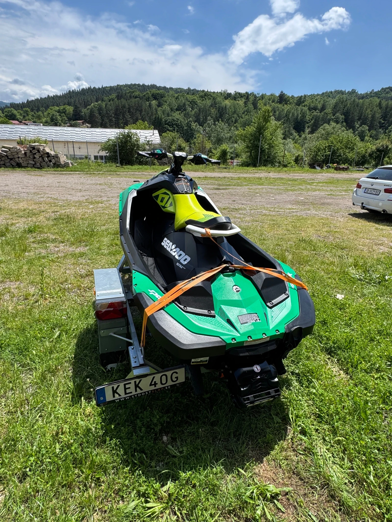 Джет Bombardier Sea Doo Spark Trix 2 Up , снимка 3 - Воден транспорт - 54729998