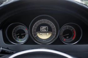 Mercedes-Benz C 300, снимка 10