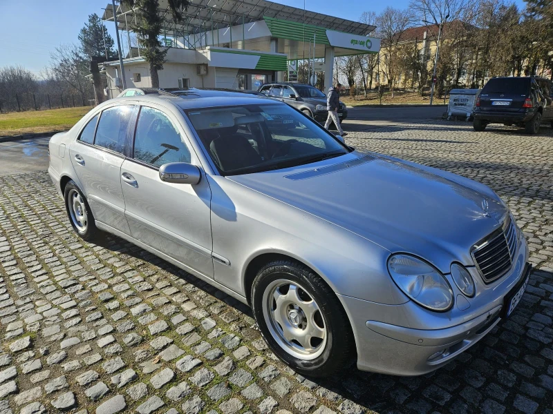 Mercedes-Benz E 240 2.4 i , 6скорости, снимка 1 - Автомобили и джипове - 48467382