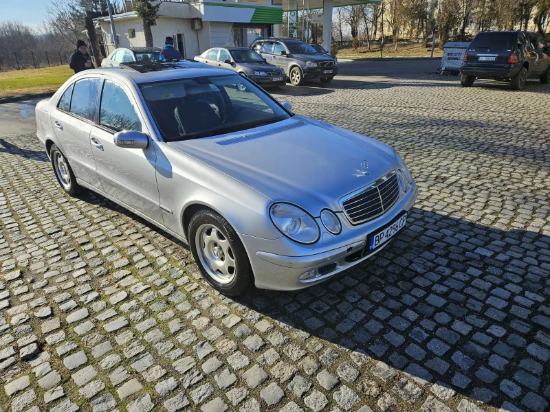 Mercedes-Benz E 240 2.4 i , 6скорости, снимка 3 - Автомобили и джипове - 48467382