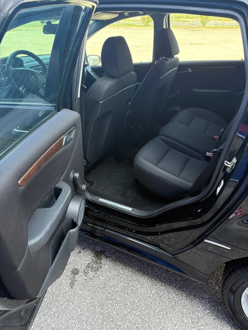 Mercedes-Benz B 200 2.0* 6 ск * НАВИГАЦИЯ* ПАНОРАМА, снимка 13 - Автомобили и джипове - 51888621