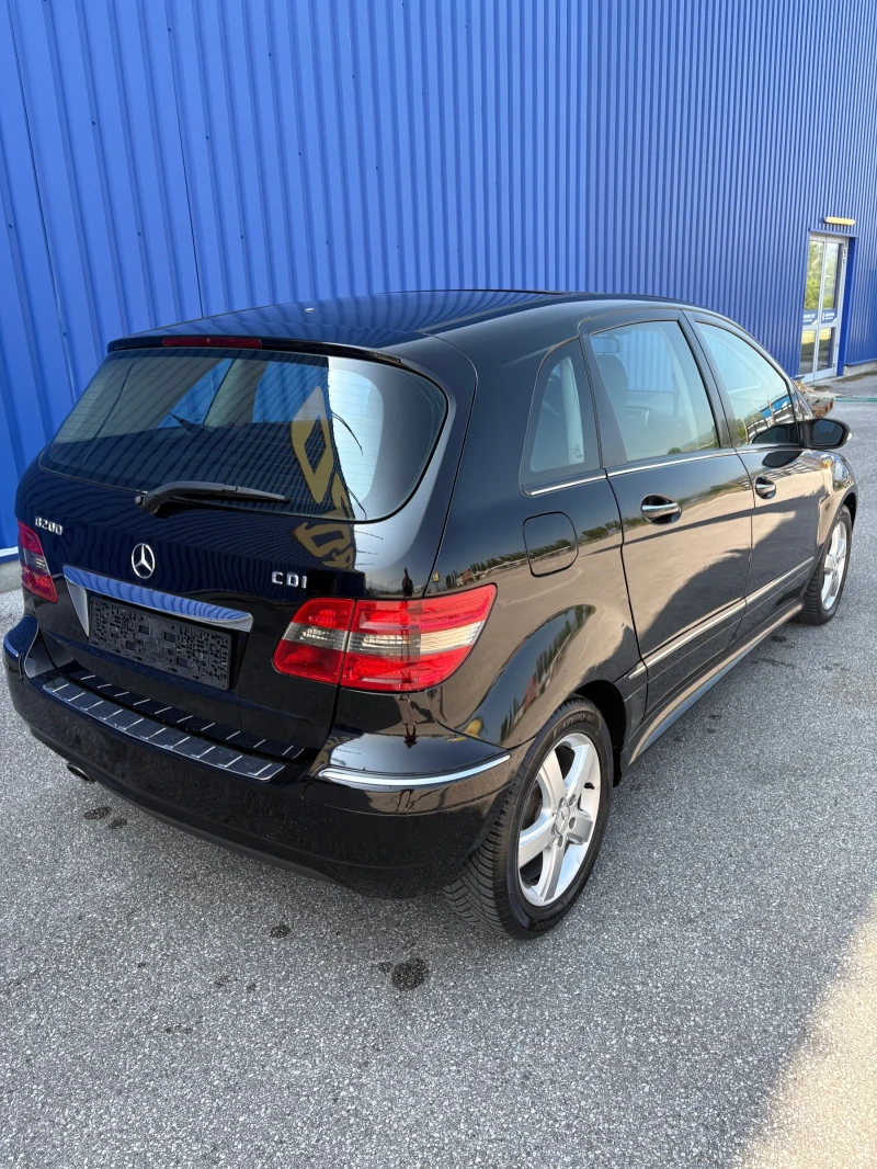 Mercedes-Benz B 200 2.0* 6 ск * НАВИГАЦИЯ* ПАНОРАМА, снимка 4 - Автомобили и джипове - 51888621