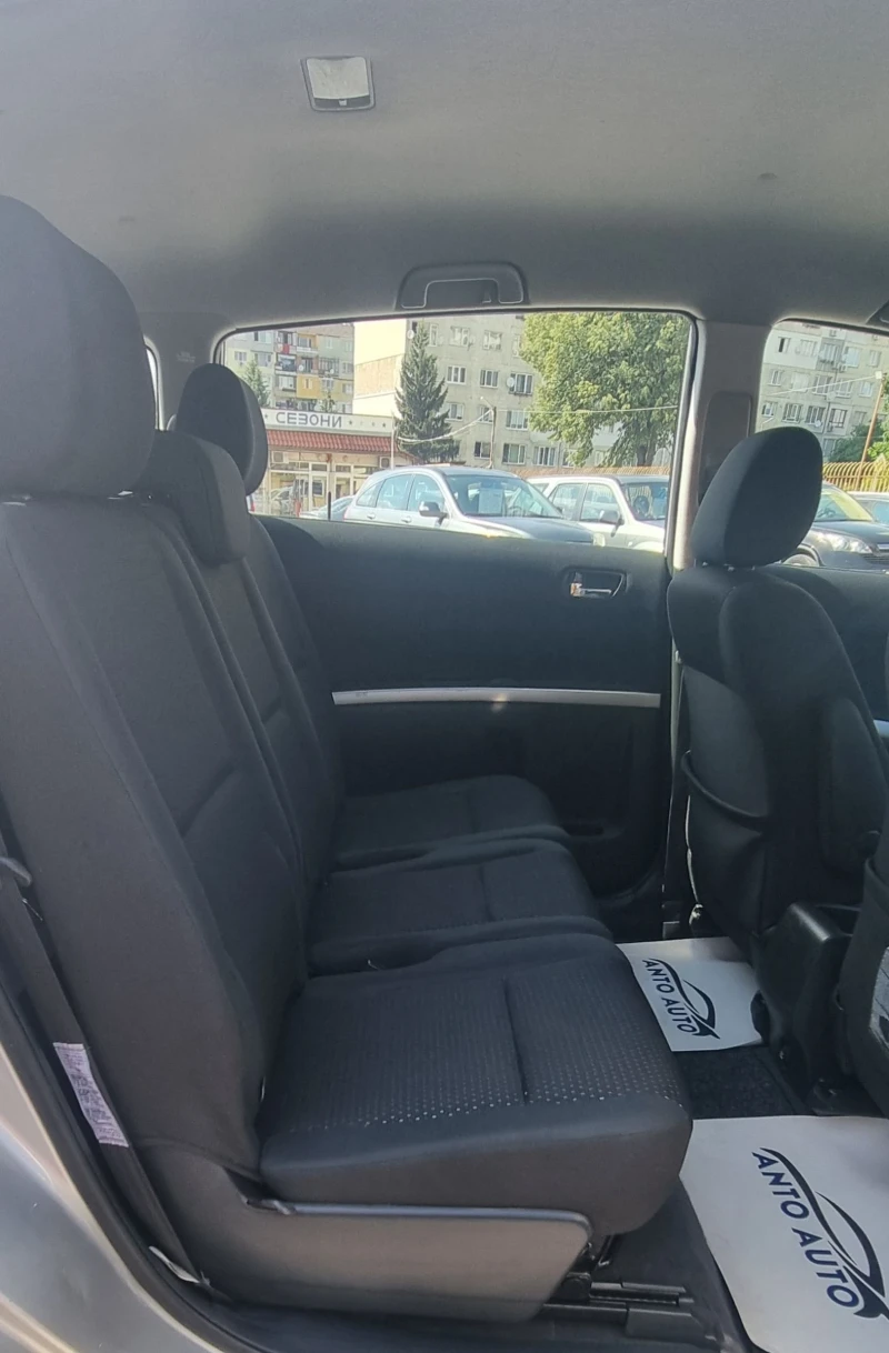 Toyota Corolla verso 1.8 VVT-i Фейслифт!, снимка 11 - Автомобили и джипове - 51275703