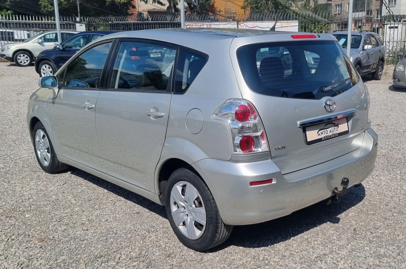 Toyota Corolla verso 1.8 VVT-i Фейслифт!, снимка 6 - Автомобили и джипове - 51275703