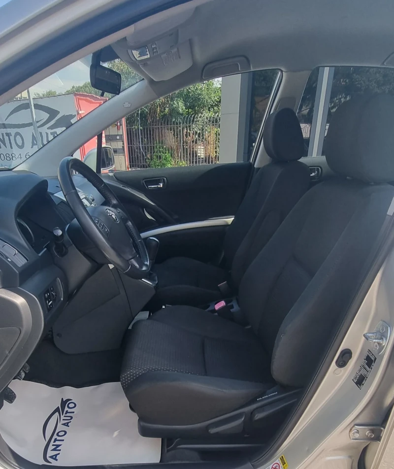 Toyota Corolla verso 1.8 VVT-i Фейслифт!, снимка 8 - Автомобили и джипове - 51275703