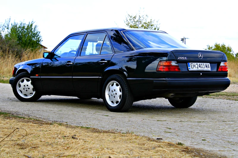 Mercedes-Benz E 200 Климатроник КАТО НОВ, снимка 4 - Автомобили и джипове - 51705034