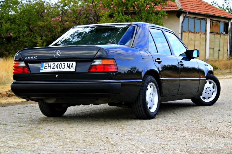 Mercedes-Benz E 200 Климатроник КАТО НОВ, снимка 2 - Автомобили и джипове - 51705034