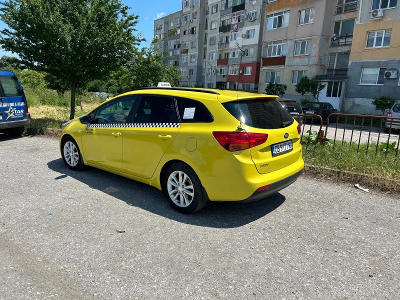 Kia Ceed 1.6cdti, снимка 3 - Автомобили и джипове - 52941953