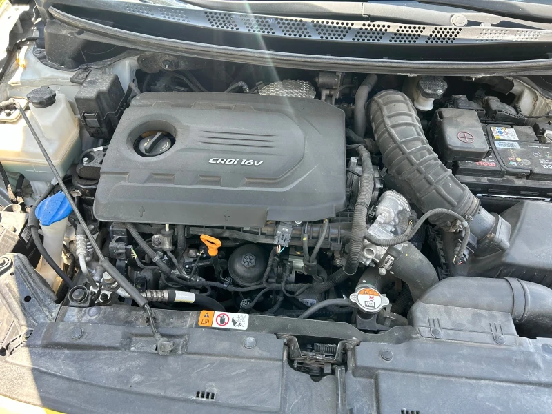 Kia Ceed 1.6cdti, снимка 6 - Автомобили и джипове - 52941953