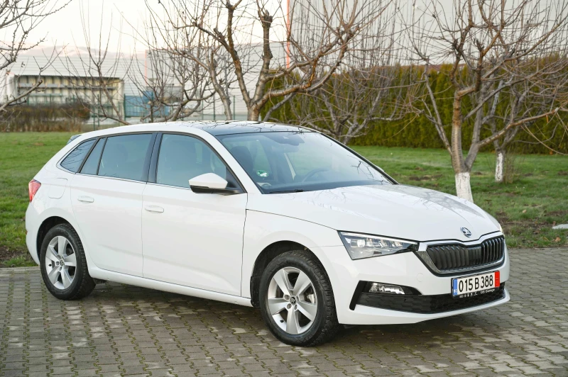Skoda Scala 1.5TSI* STYLE* ПАНОРАМА* ЛЕД* 20000КМ, снимка 2 - Автомобили и джипове - 53130397