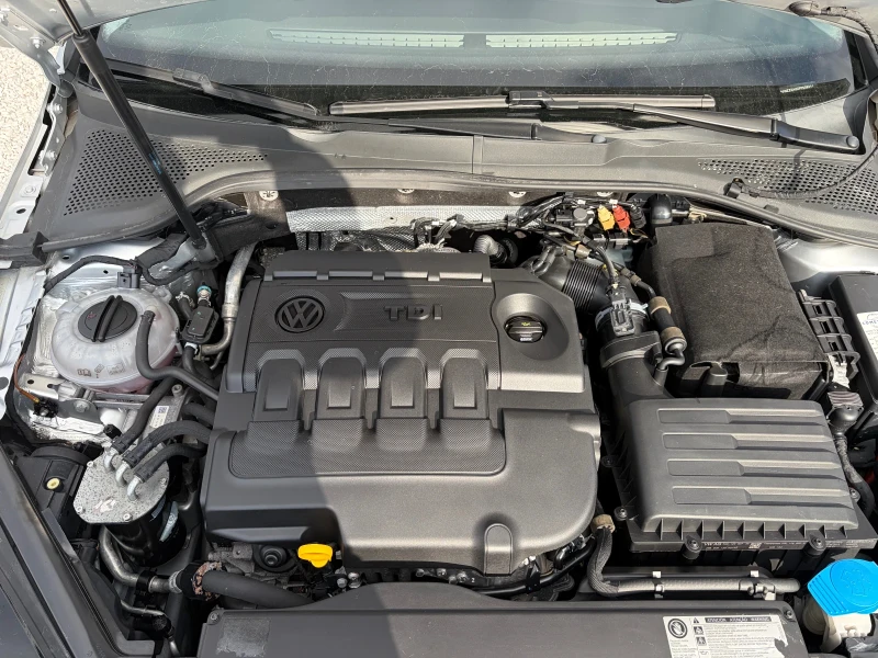 VW Golf 1.6TDI-110k.c., снимка 16 - Автомобили и джипове - 53139617