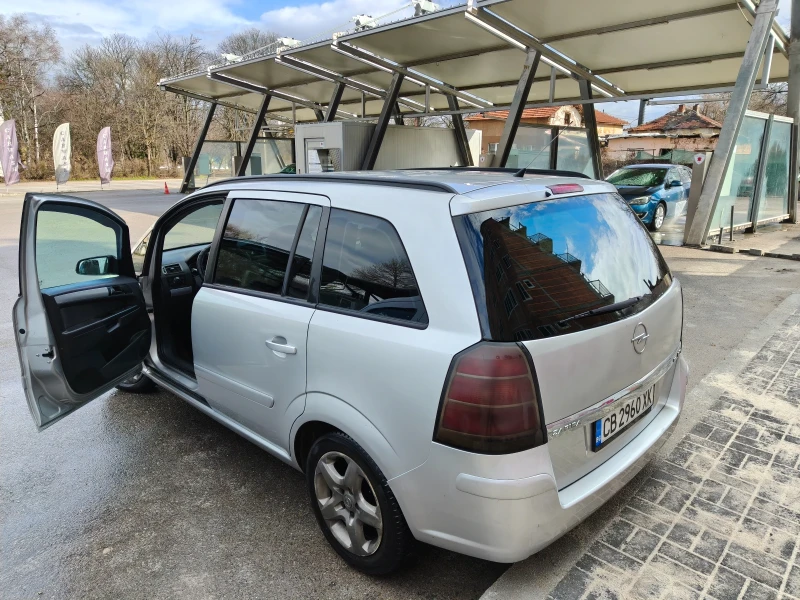 Opel Zafira 1.9, снимка 12 - Автомобили и джипове - 53402188