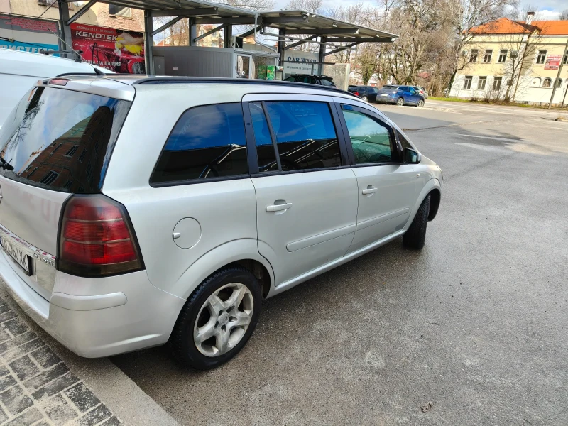 Opel Zafira 1.9, снимка 10 - Автомобили и джипове - 53402188