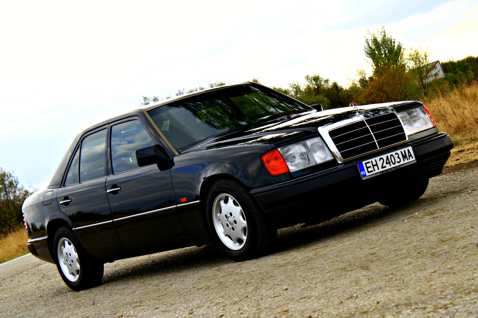 Mercedes-Benz E 200 Климатроник КАТО НОВ - изображение 8