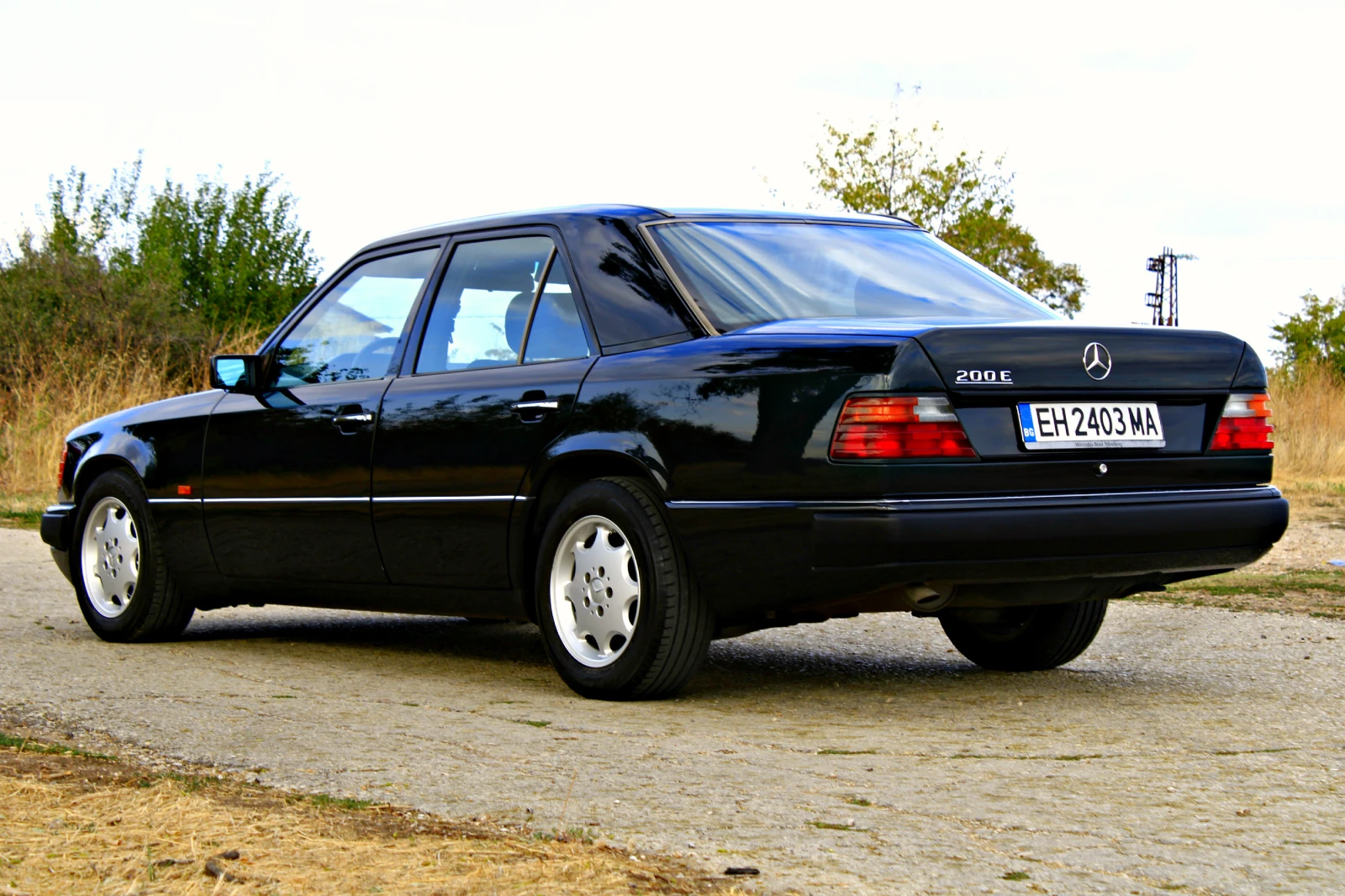 Mercedes-Benz E 200 Климатроник КАТО НОВ - изображение 9