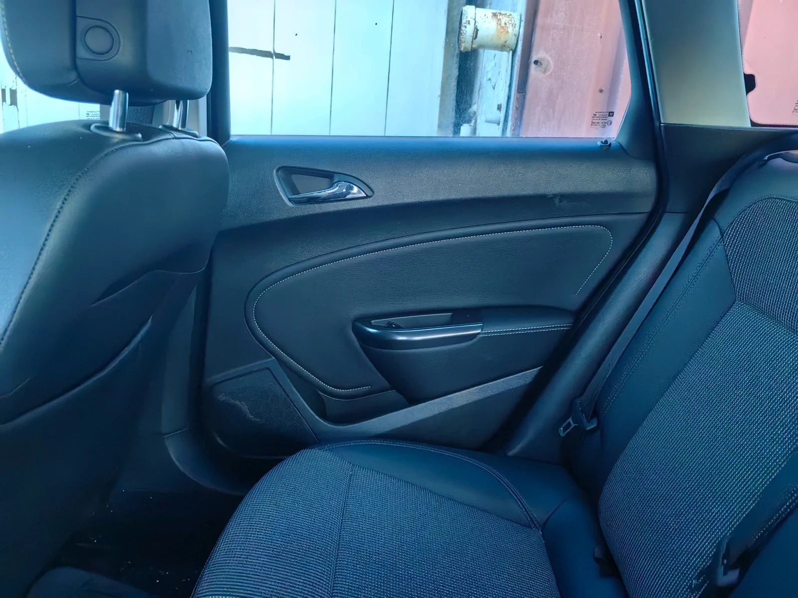 Opel Astra, снимка 10 - Автомобили и джипове - 54252219