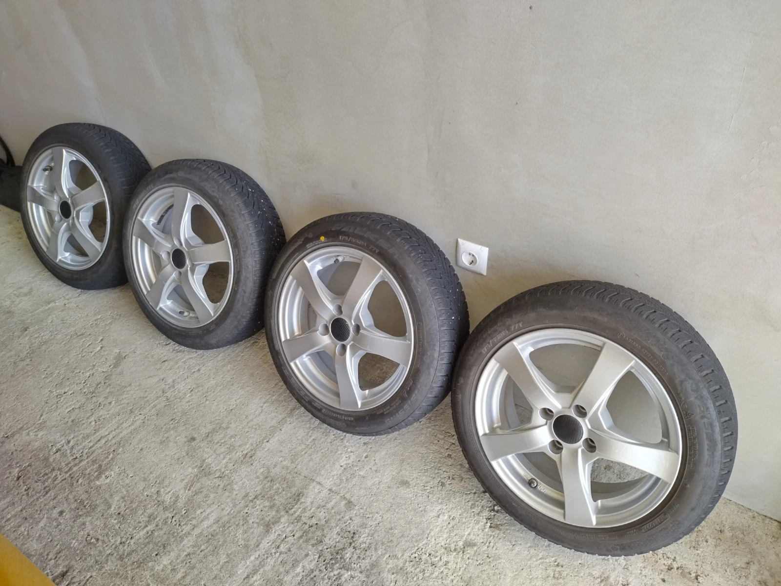 Mitsubishi Space star, снимка 13 - Автомобили и джипове - 54356525