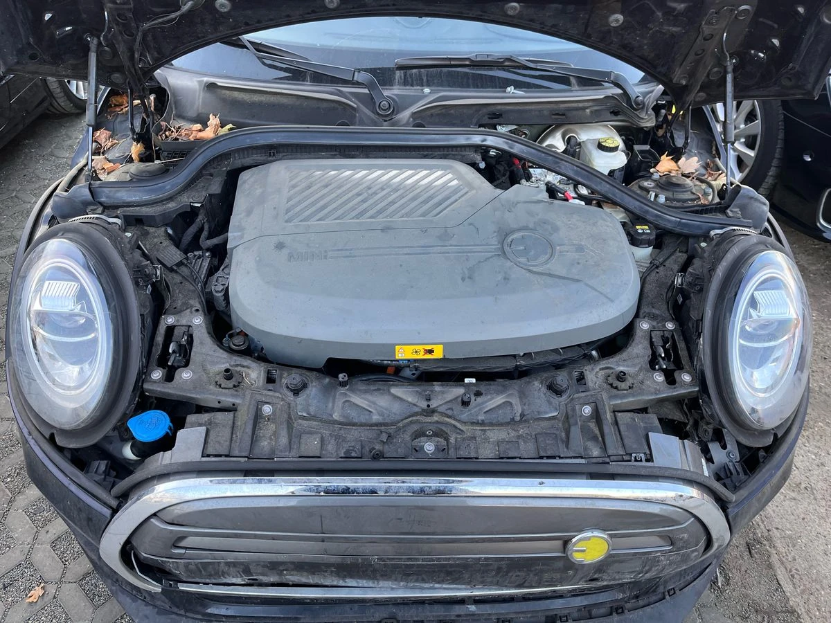 Mini Cooper s ELEKTRO-SE Trim XL, снимка 2 - Автомобили и джипове - 54878044